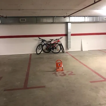 La Welcome Golden Sands